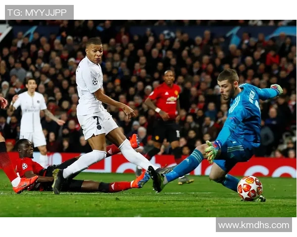 曼联与巴黎欧冠激战正酣直播盛况尽在眼前